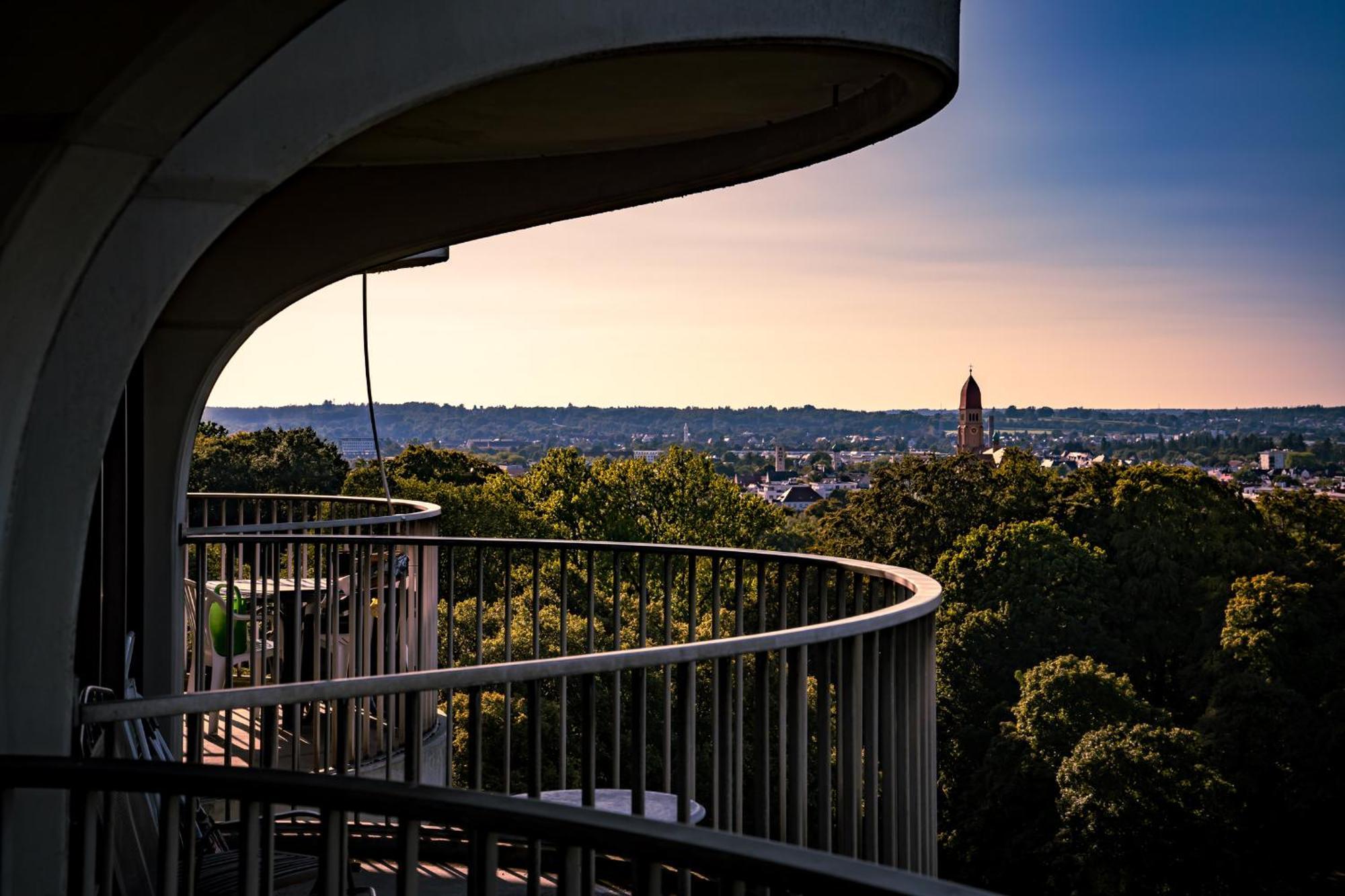 Helles Apartment Mit Tollem Blick Ueber Augsburg Bagian luar foto